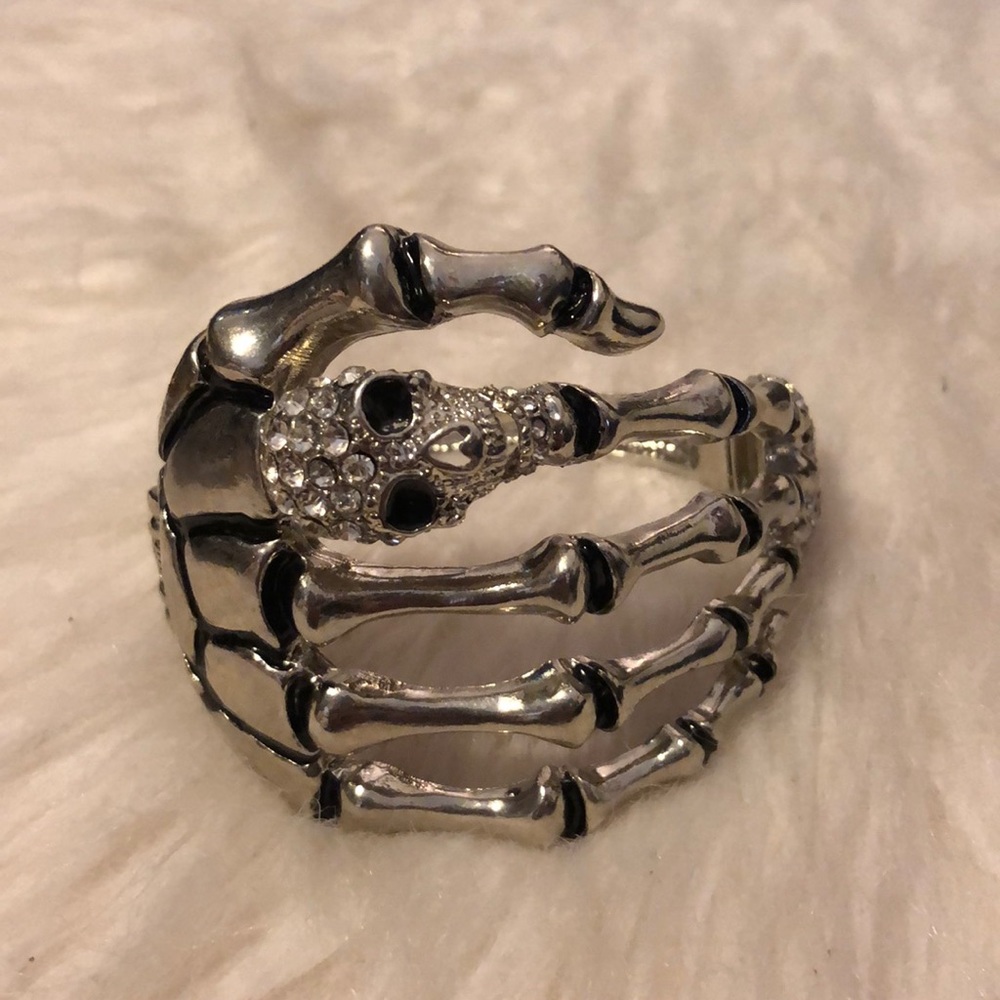 Skull bracelet